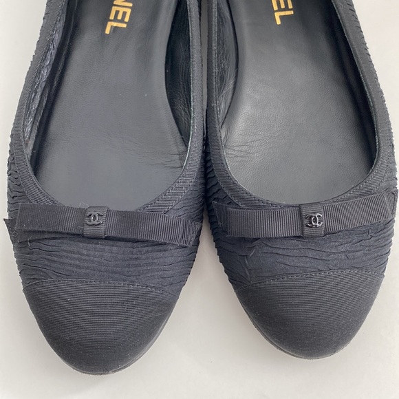 Chanel *Authentic* Interlocking CC Logo Black Crinkle Flats Size Euro 39 - Picture 3 of 14